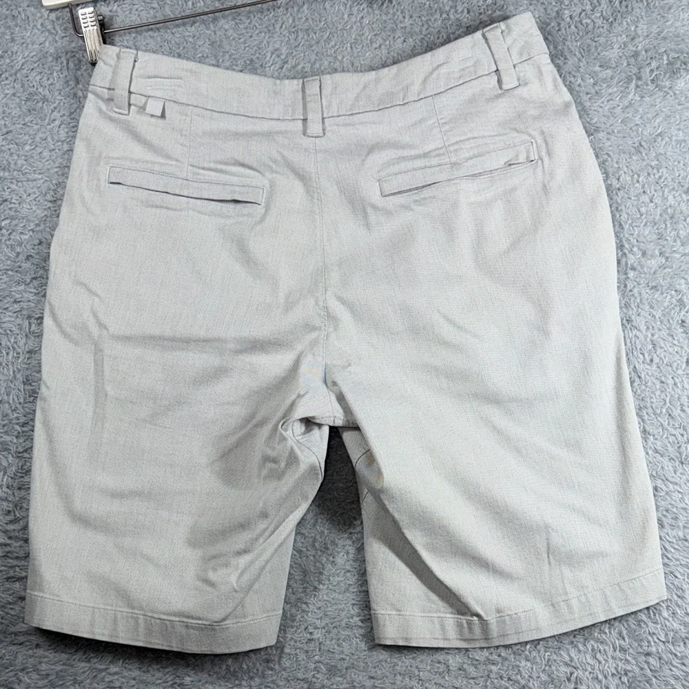 Lululemon Athletica Men's Soft Gray Flat Front Shorts